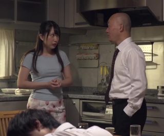 Tìm đến nhà hiếp vợ nhân viên